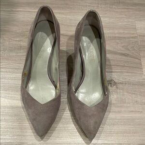 1. State Elegant Women's Suede Pumps
